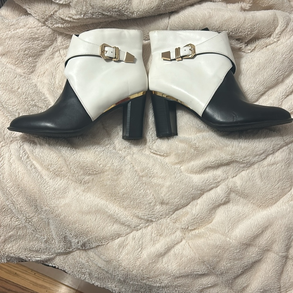 Boots - Picture 2 of 4